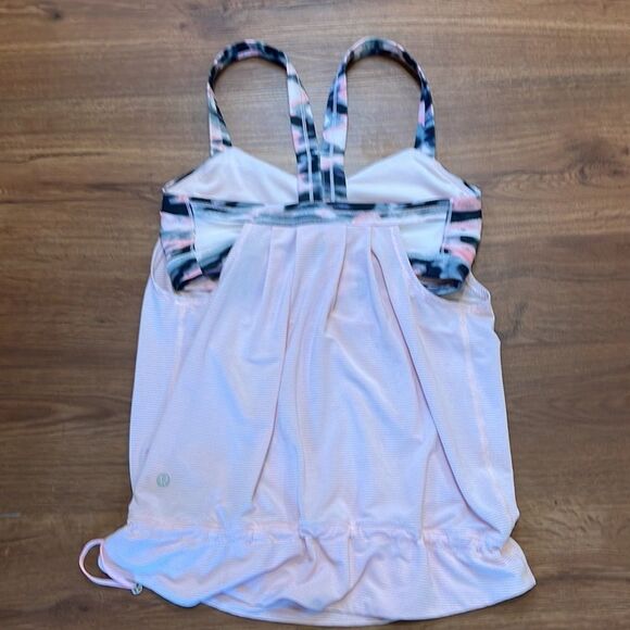 Lululemon Rest Less Tank In Pink Camo. Size 6. - Picture 5 of 8